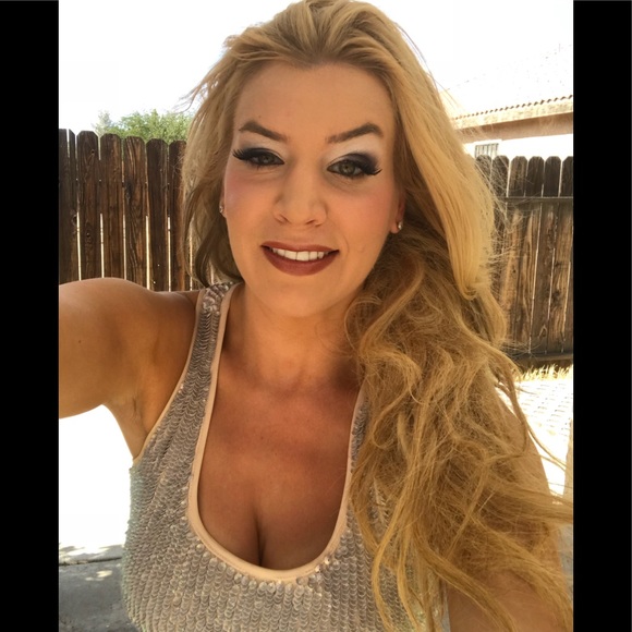 Meet your Posher - Picture 3 of 6